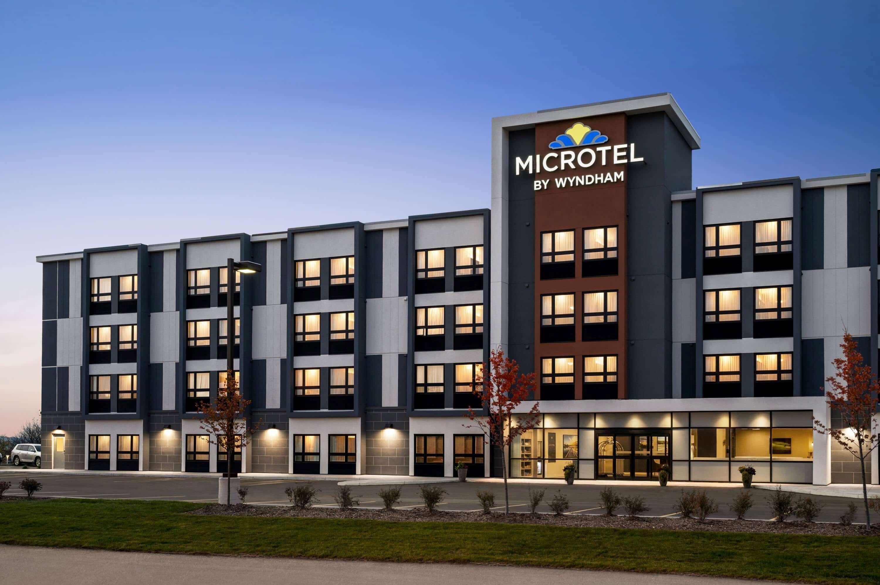 Microtel Inn & Suites By Wyndham Aurora Exterior photo